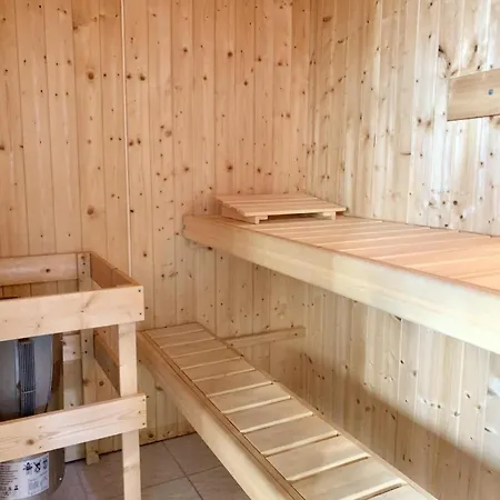 Holiday home Mit Sauna Im Mirow